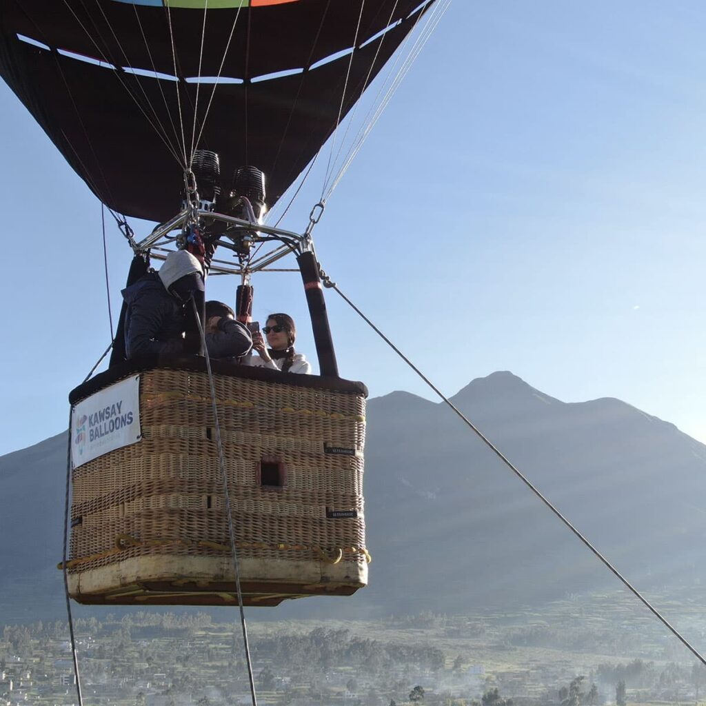ECUADOR_0021_BALLOON FLIGHT-11